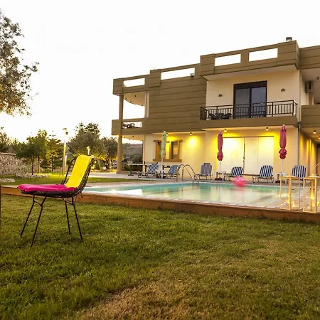 מלון Village View *